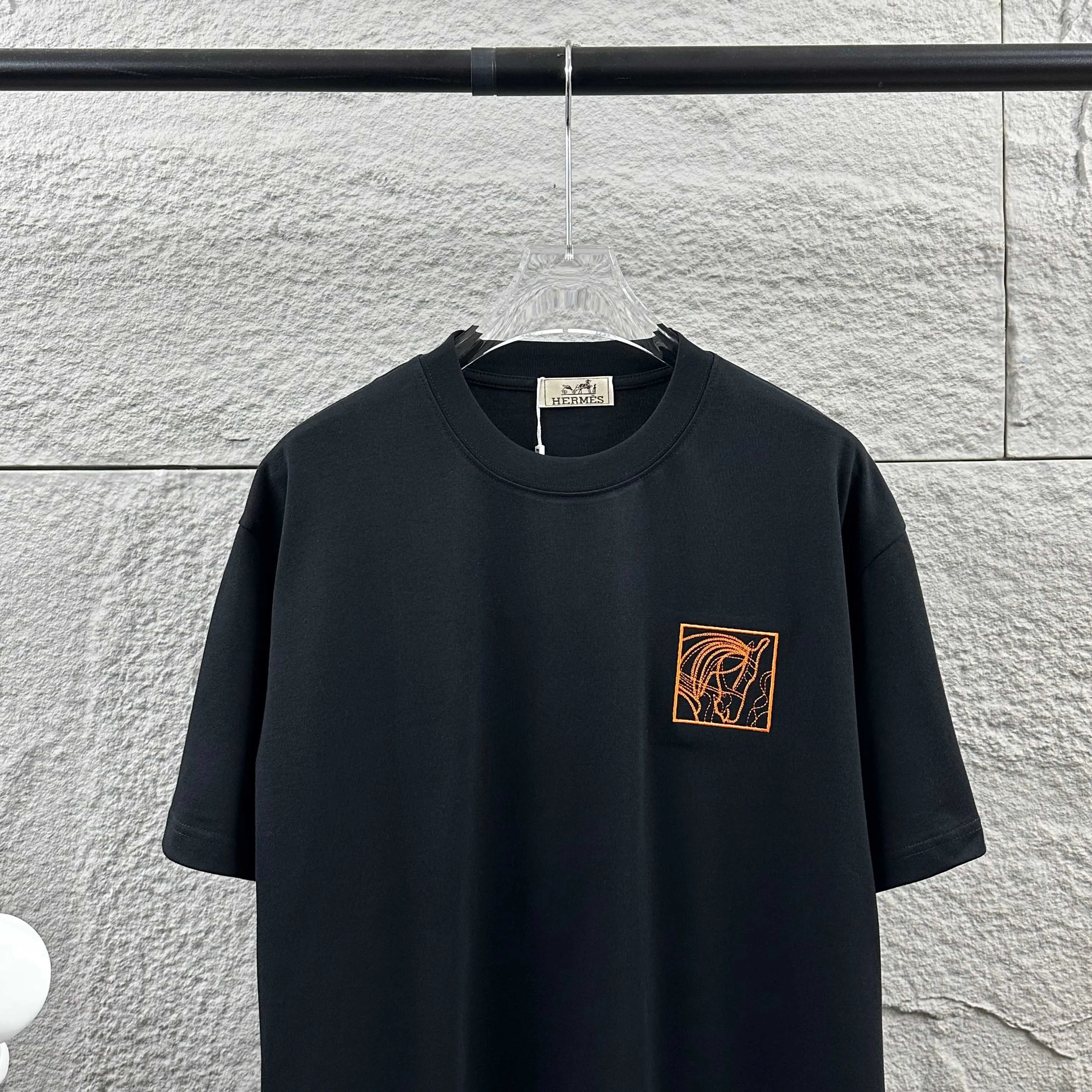 Herme* * 2025 New Arrival Classic Orange T Same Style ：Black White Size： S （90-130 ） M （120-150 ） L （140-165 ） XL （160-180 ） XXL （180-210 ）